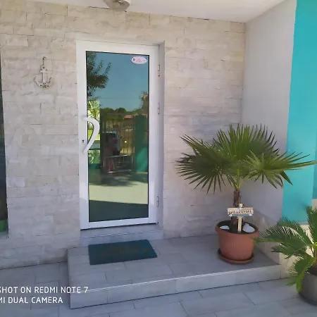 Pensionat деси 1 *